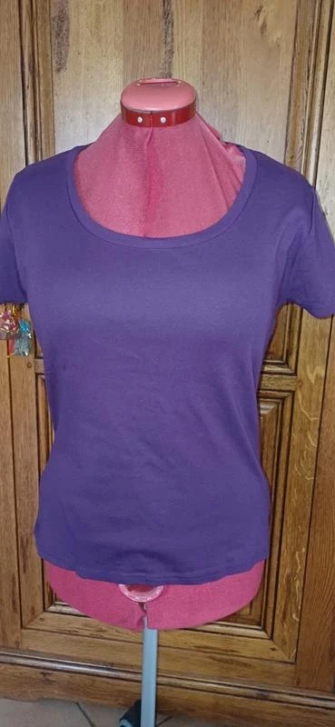 T shirt violet marque Blanche Porte taille 42 /44 neuf